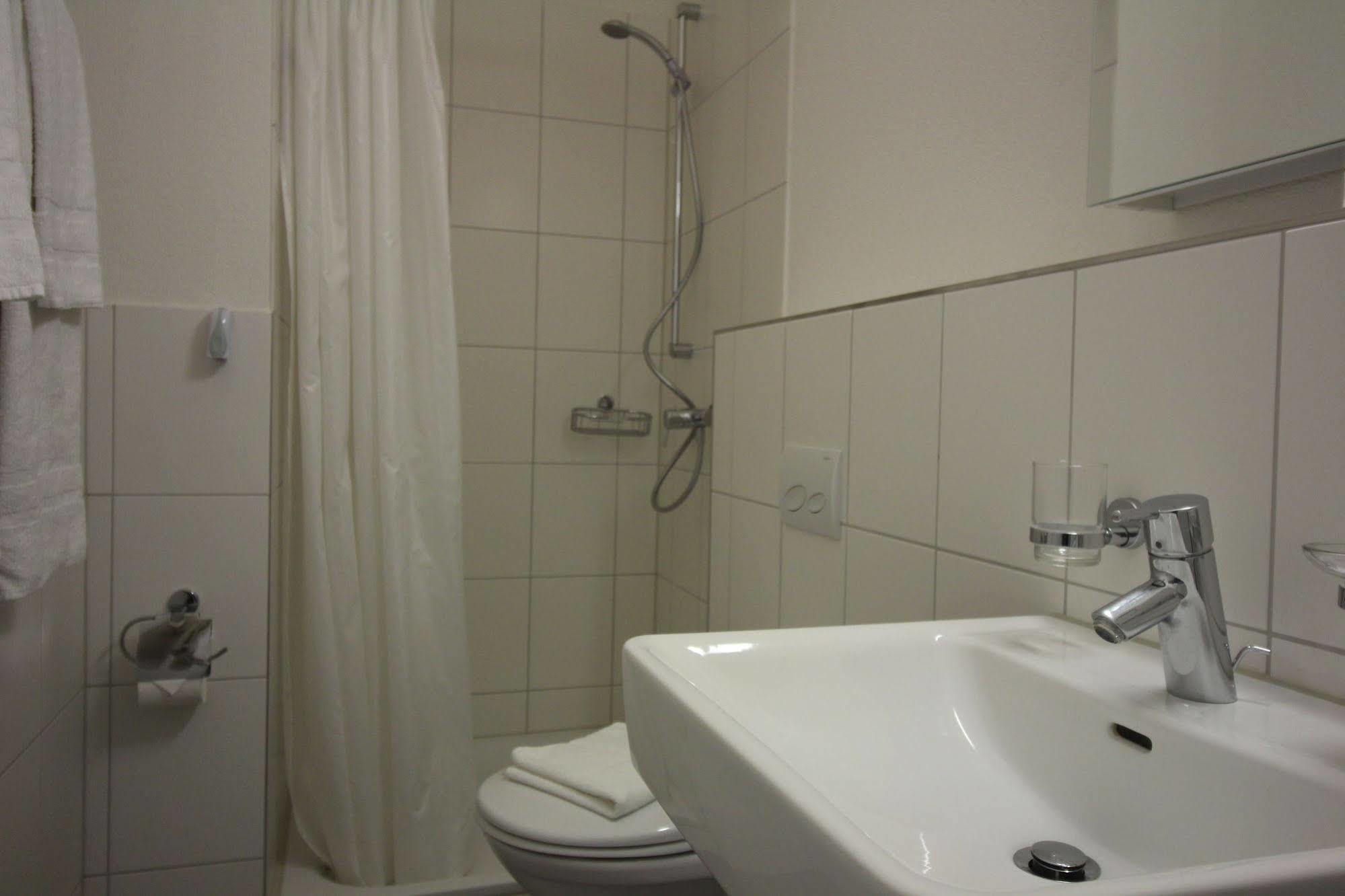 Swiss Star Oerlikon Inn Zürih Dış mekan fotoğraf