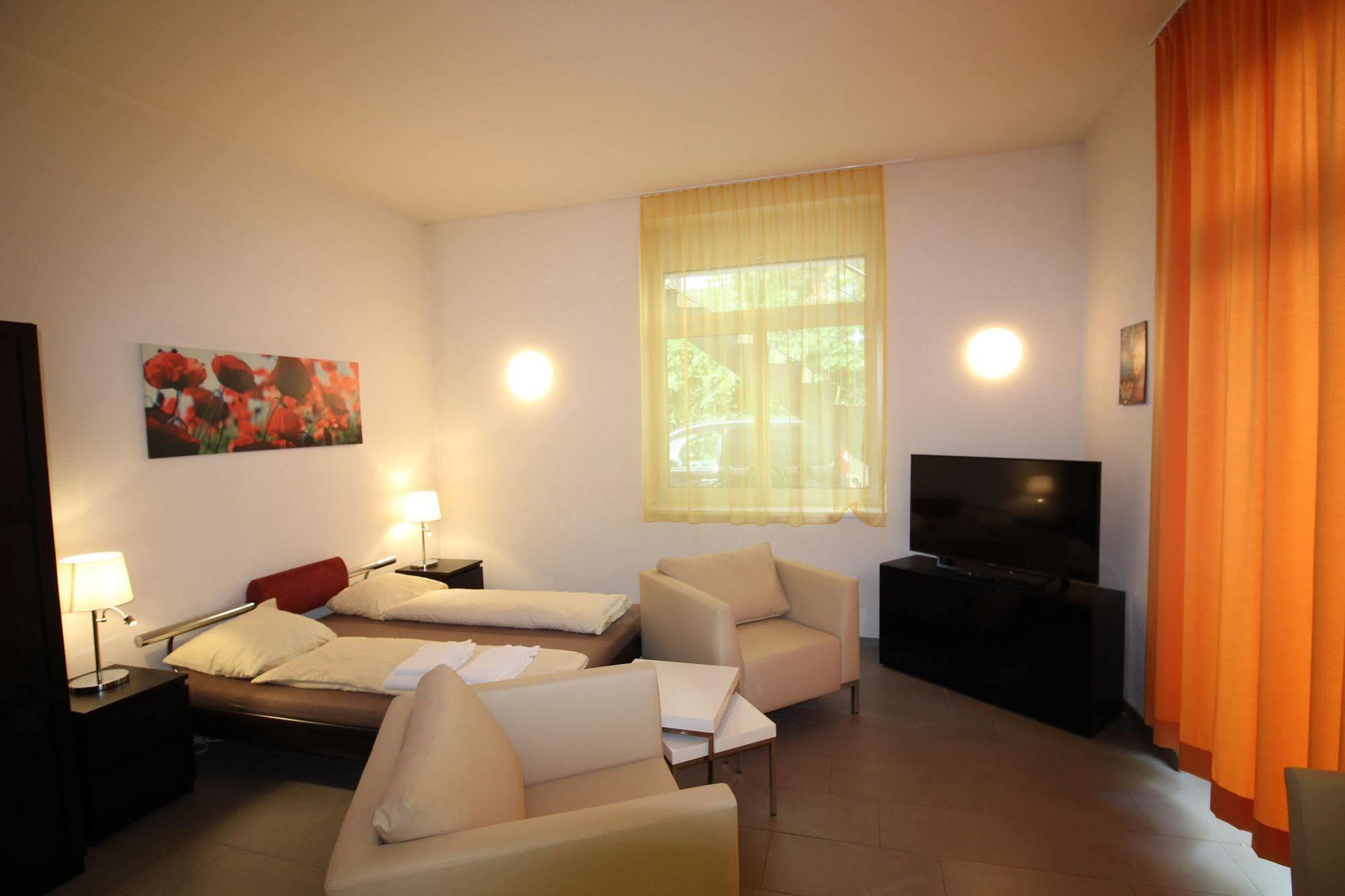 Swiss Star Oerlikon Inn Zürih Dış mekan fotoğraf